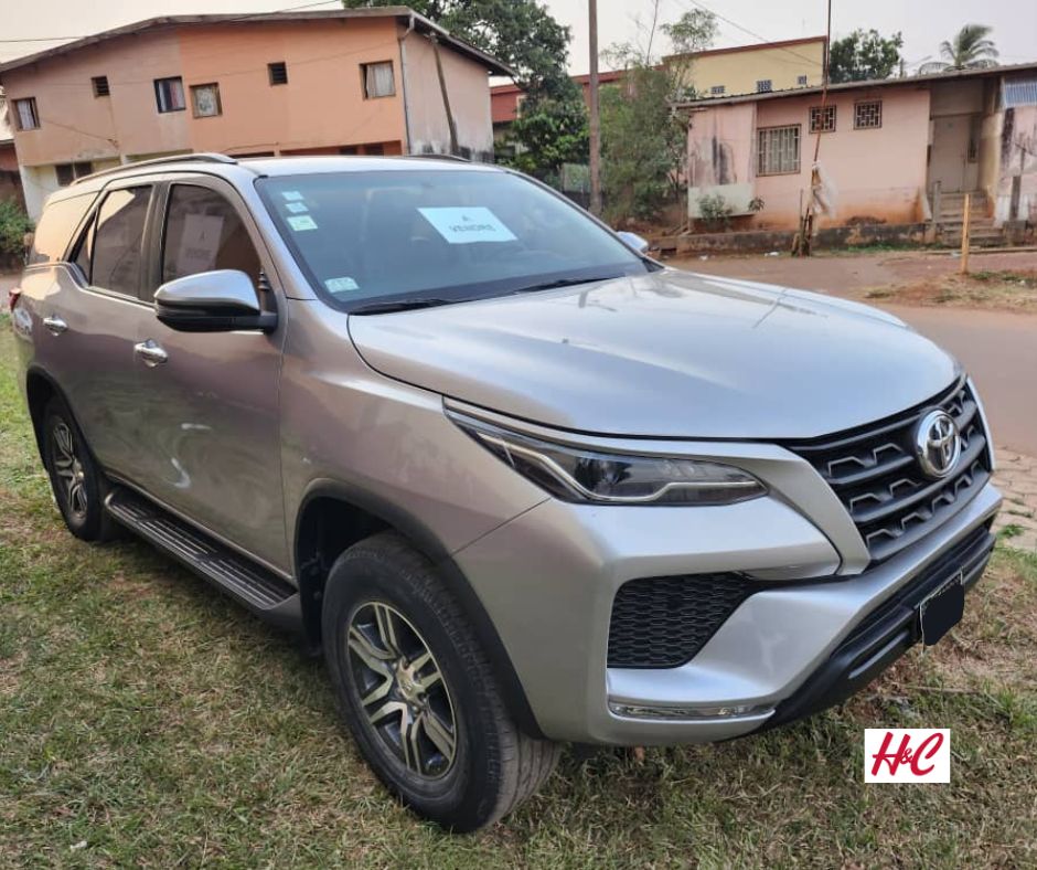 TOYOTA FORTUNER  GX 2021   7PLACES